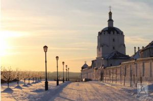 Надвратный храм в честь Вознесения Господня
Возведен в сер. XVIII века, в значительной степени разрушен в XX веке, востанновлен в 2011-2016 гг.