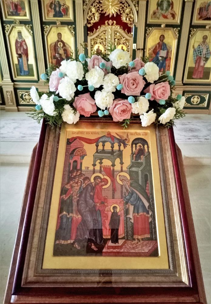 6 декабря – Попразднство Введения. Церковь чтит память святителя Митрофана, в схиме Макария, епископа Воронежского.