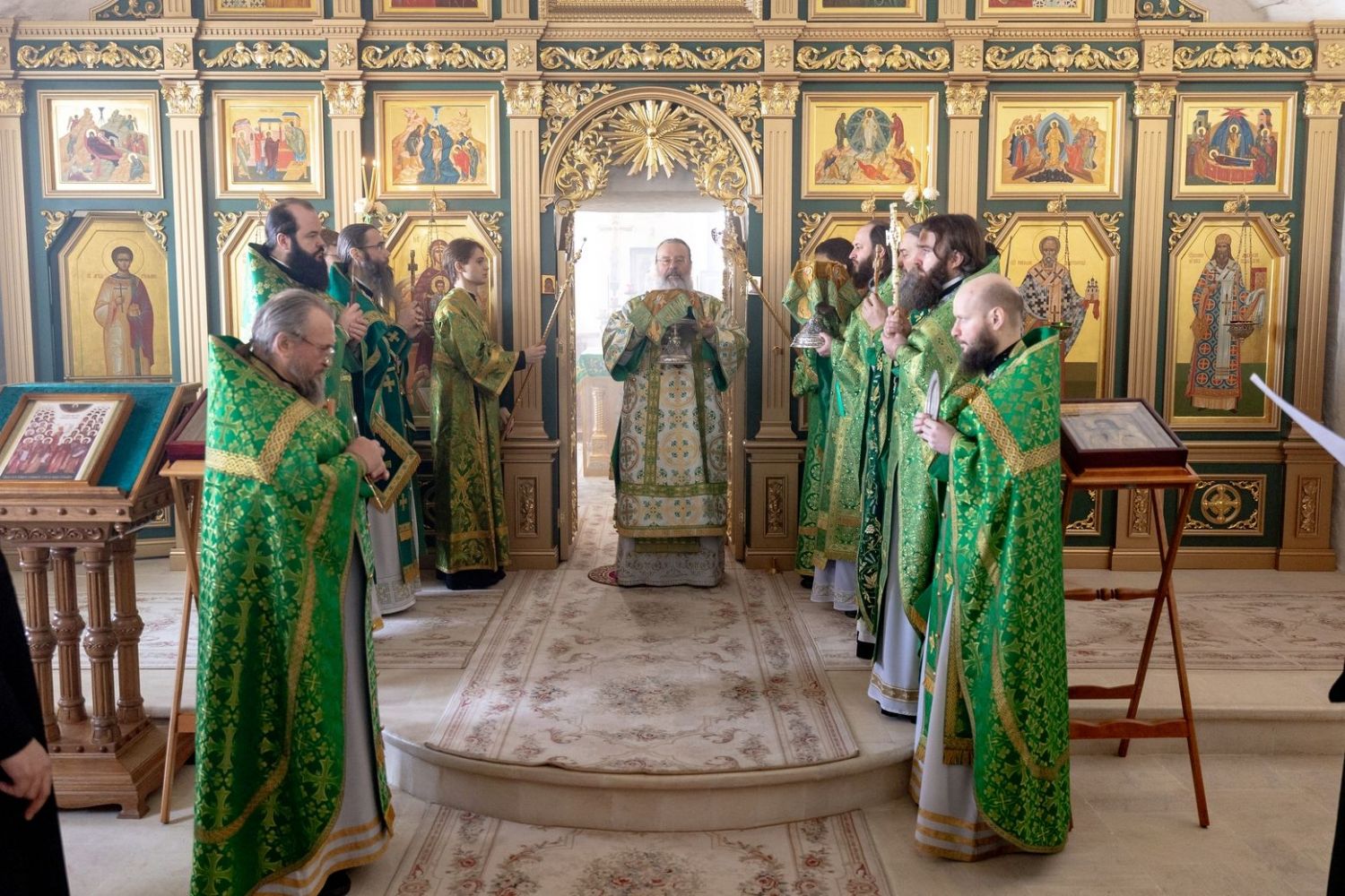 21 февраля 2026 года, в субботу сырной седмицы, праздник Всех преподобных отцов, в подвиге просиявших, митрополит Казанский и Татарстанский Кирилл совершил Божественную литургию в Свияжском Успенском мужском монастыре.